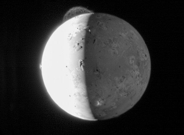 Io seen by New Horizons